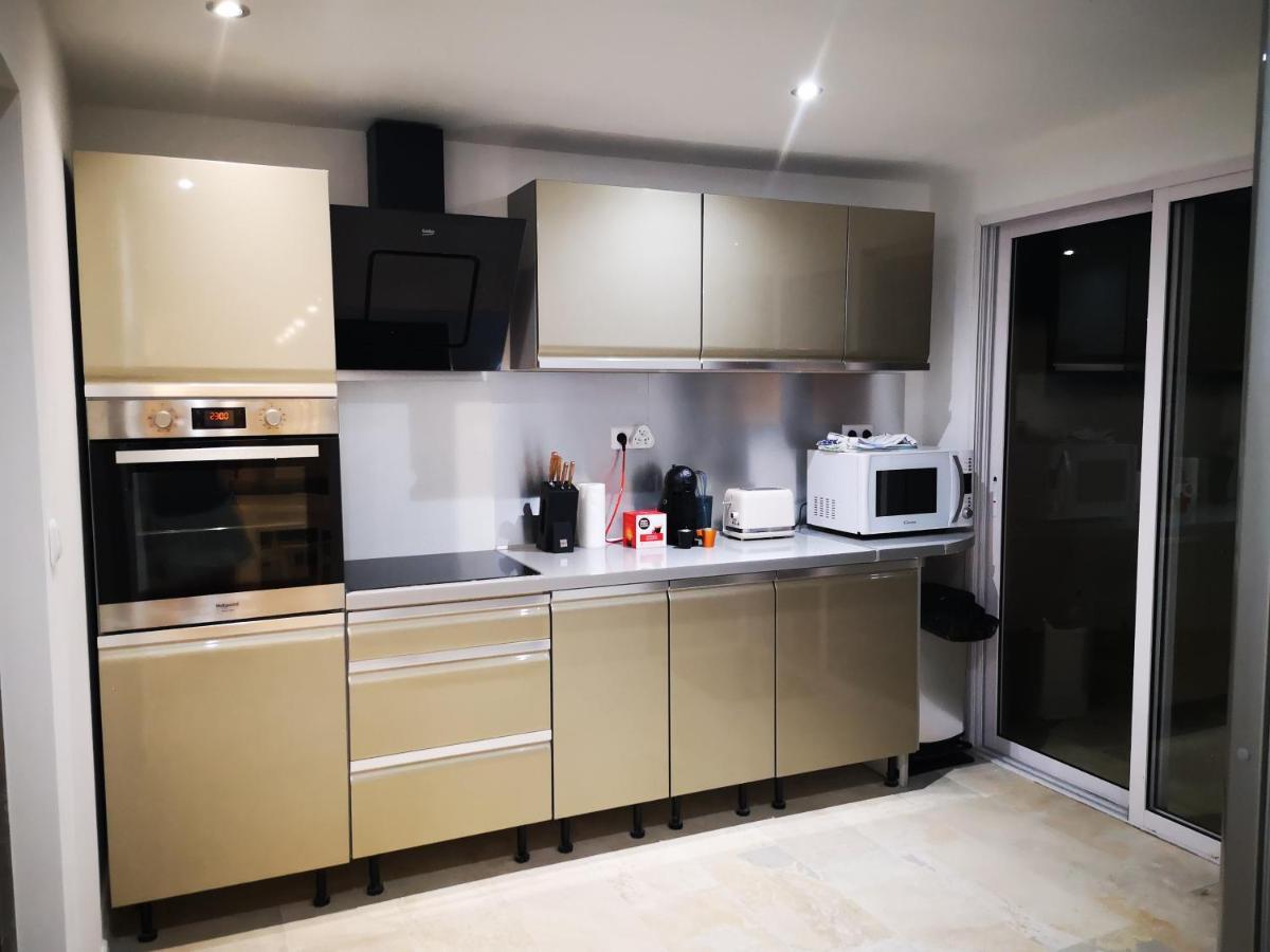 Appartement Saint Gilles Les Bains Exteriér fotografie