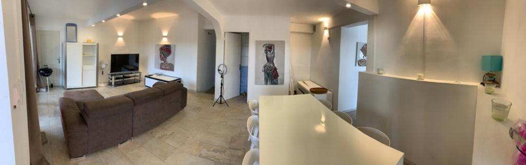 Appartement Saint Gilles Les Bains Exteriér fotografie
