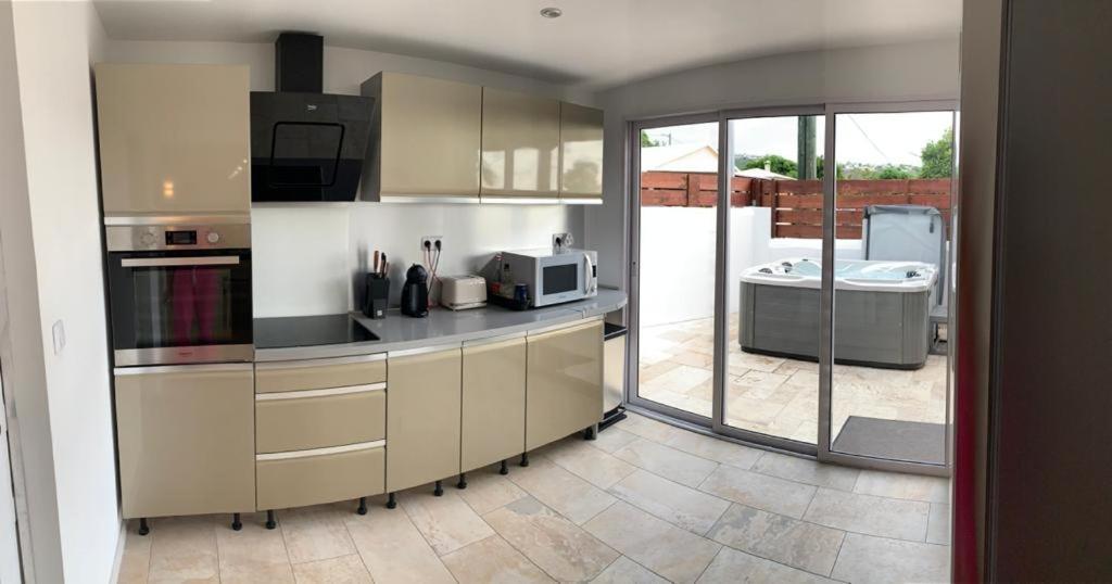 Appartement Saint Gilles Les Bains Exteriér fotografie